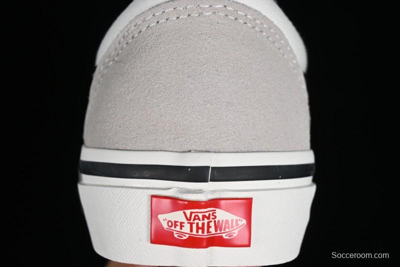 Vans Old Skool Reissue 136 Low-Top Skate Shoes with Detachable Cushioned Insole - VN000MT6KIG
