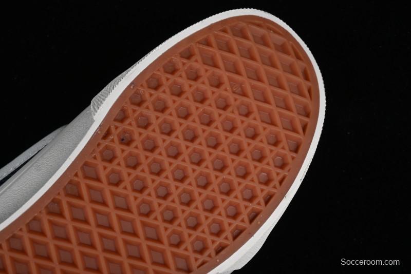 Vans Classics Knu Skool Retro Sneakers with Enlarged Toe and Thickened Trim - VN0009QCLC3