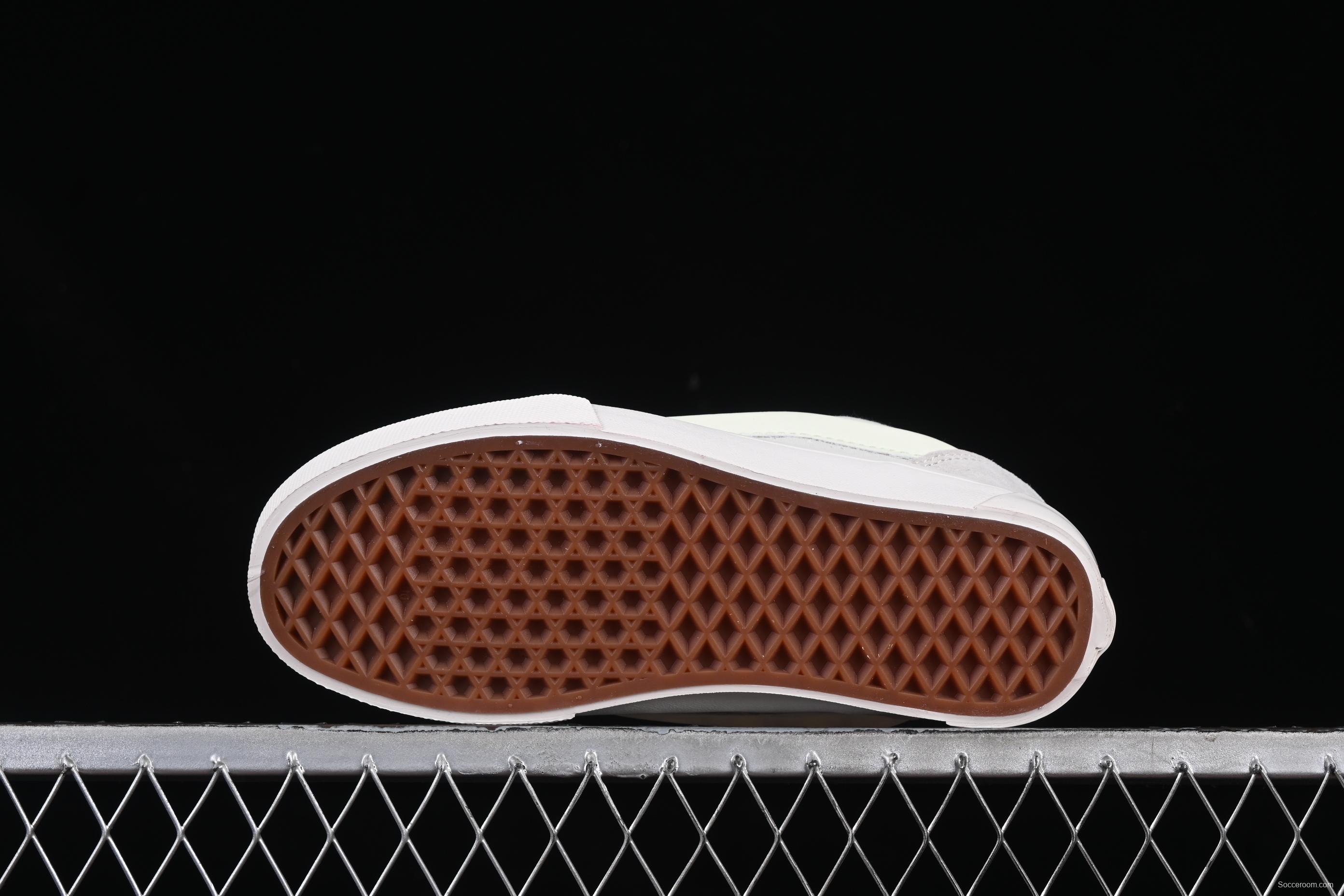 Vans Knu Skool Low-Top Retro Chunky Sneakers - VN000D6CZ5D