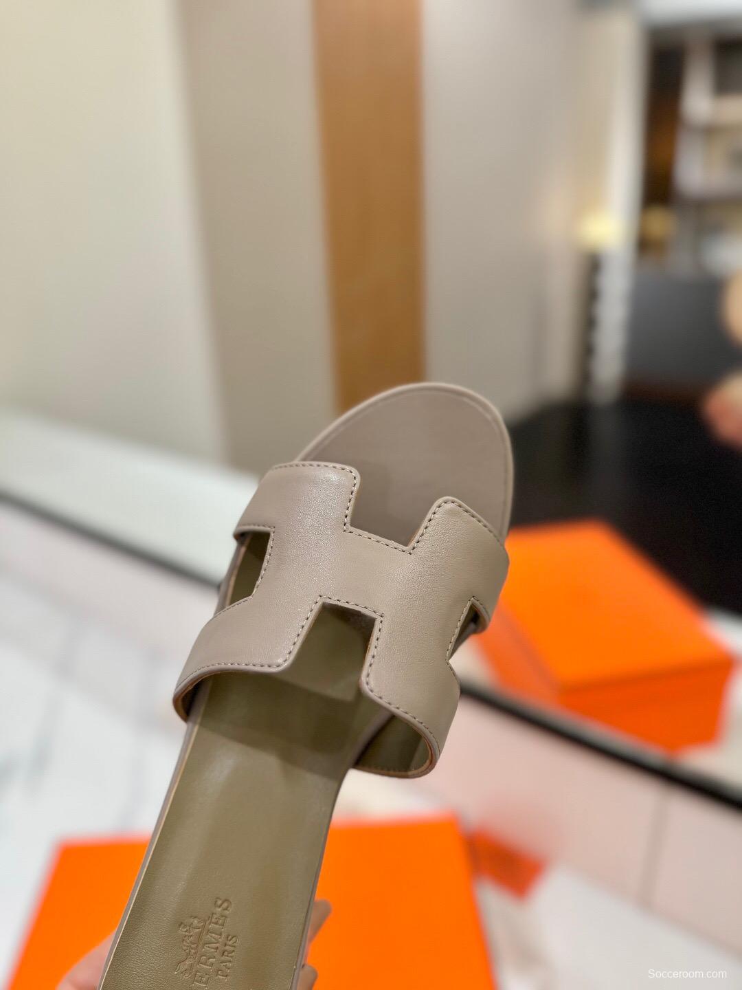 2025 Women Hermès Beige Leather Slippers