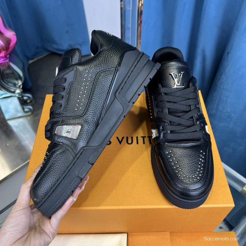 2025 Men Louis Vuitton Black Leather LV Trainer