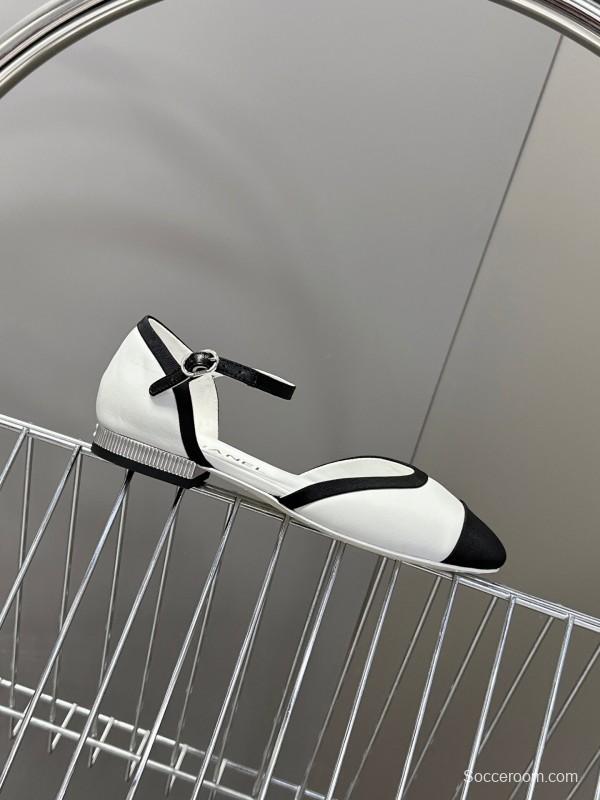 2025 Women Chanel White Black Leather Sandals