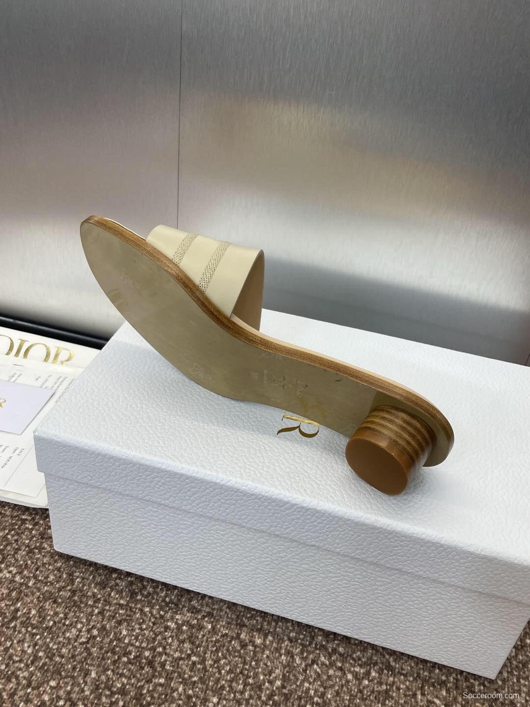 2025 Women Dior Beige Leather Slippers Embroidered KFY00300