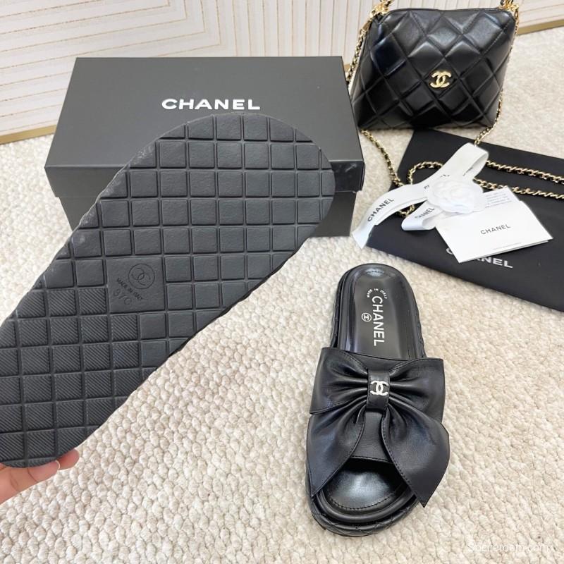 2025 Slippers Chanel Black Leather Slippers