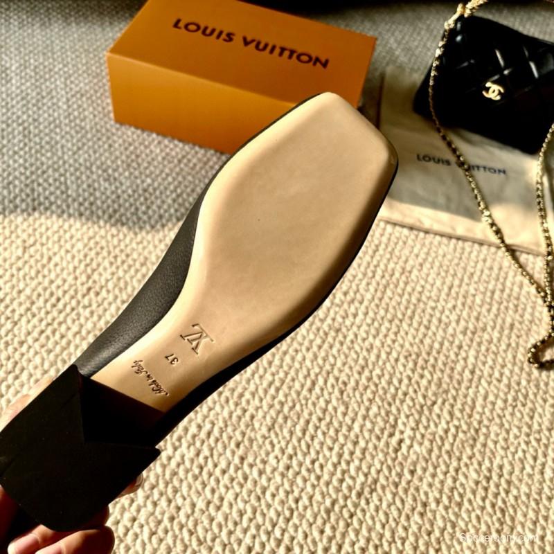 2024 Women Louis Vuitton Black Leather Mid Heel Pumps