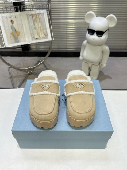 Prada Spring-Summer 2025 Runway Fur Slippers - KFY00280