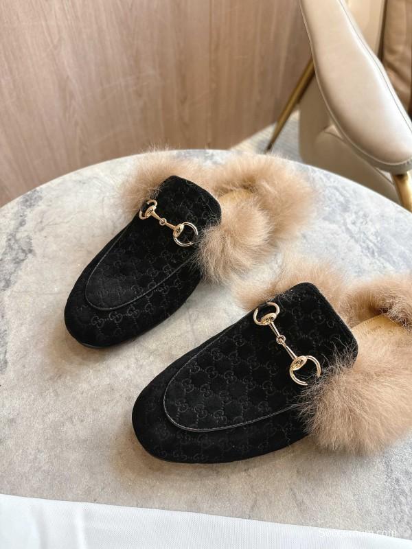 Gucci Fur Mule with Double G Pattern and Horsebit Detail - LY00340