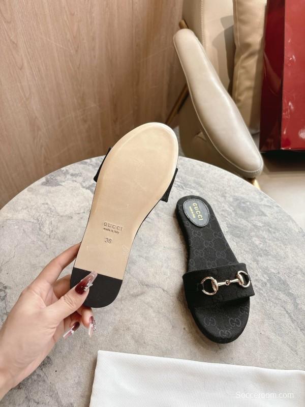 Gucci 2025/SS Leather Slide Sandals with Light Gold Hardware - LY00280