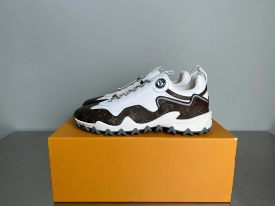 Louis Vuitton LV Circle Low-Top Casual Shoes with Anti-Slip Metal Accessories - YC